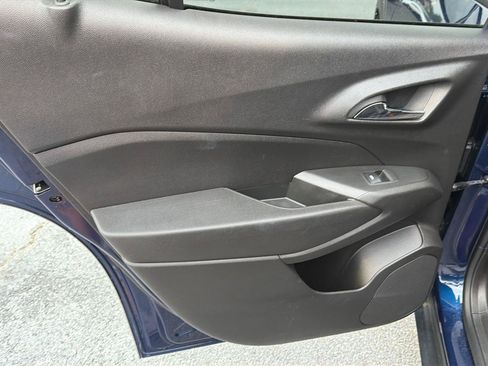 Used 2024 Chevrolet Trax LT FWD image 17