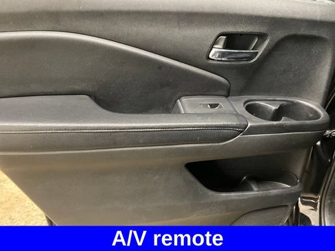 Used 2017 Honda Pilot Touring image 15