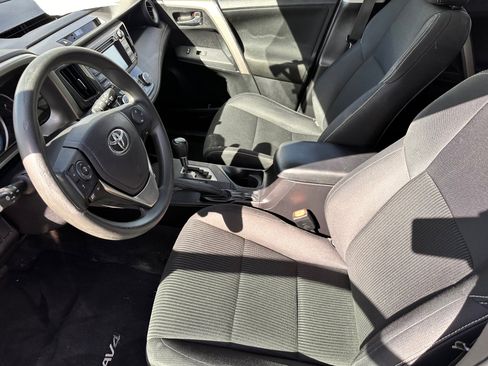 Used 2015 Toyota RAV4 XLE AWD/4WD image 5
