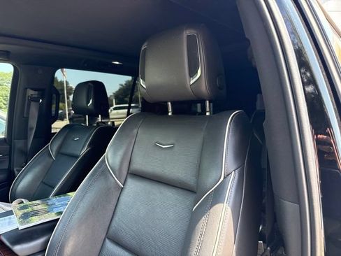 Used 2021 Cadillac Escalade ESV Premium Luxury w/ Driver Assist Tech Package AWD/4WD image 6