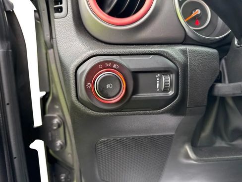 Used 2023 Jeep Wrangler Unlimited Sport AWD/4WD image 19