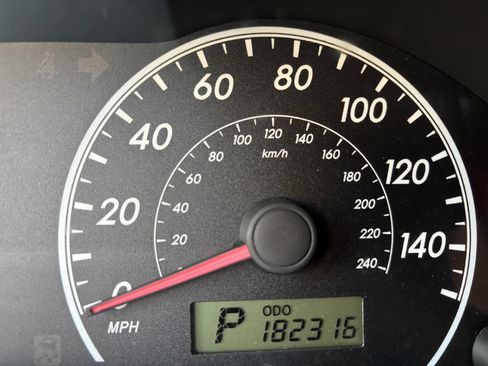 Used 2012 Toyota Corolla L image 22