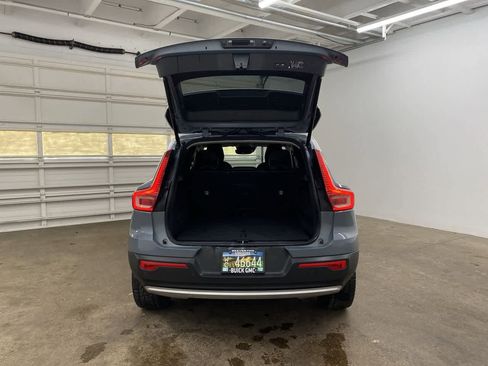 Used 2020 Volvo XC40 T5 Momentum w/ Protection Package Premier image 30