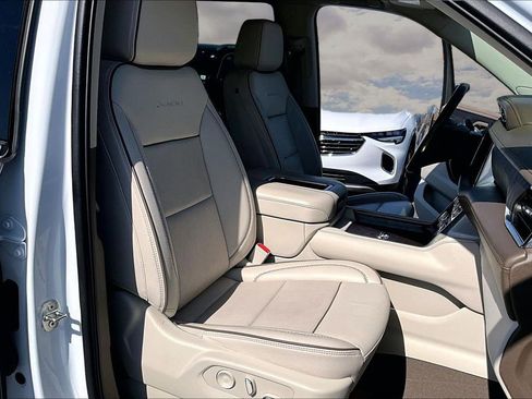 Used 2023 GMC Yukon Denali image 30