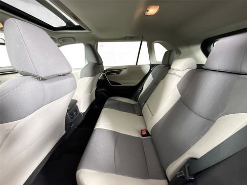 Used 2020 Toyota RAV4 XLE w/ Convenience Package image 29