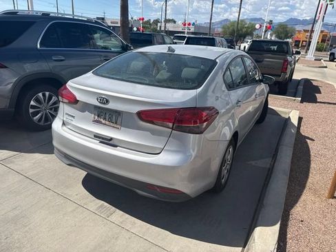 Used 2017 Kia Forte LX FWD image 3