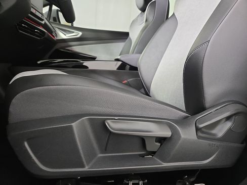 Used 2024 Volkswagen ID.4 2WD image 30