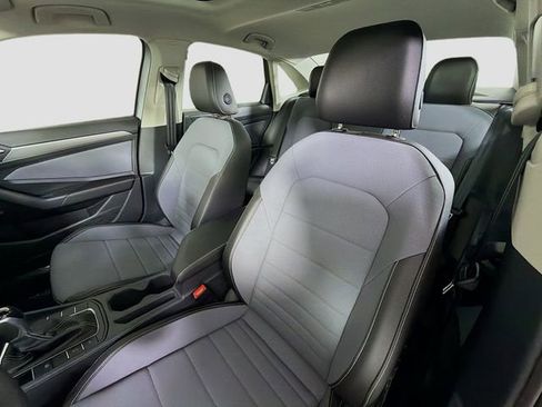 New 2026 Volkswagen Jetta SE FWD image 11