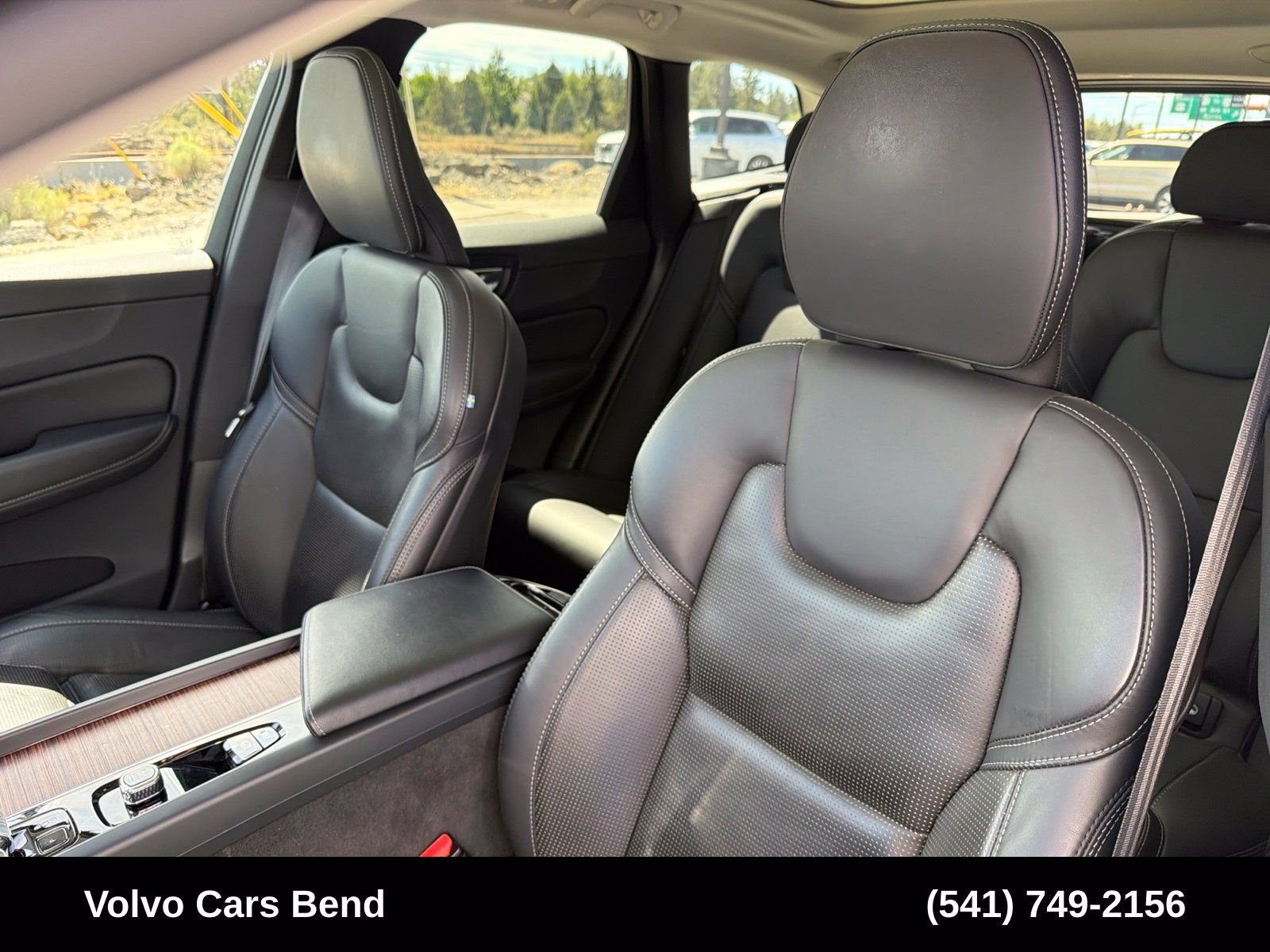 Used 2023 Volvo XC60 B5 Ultimate w/ Climate Package AWD/4WD image 19