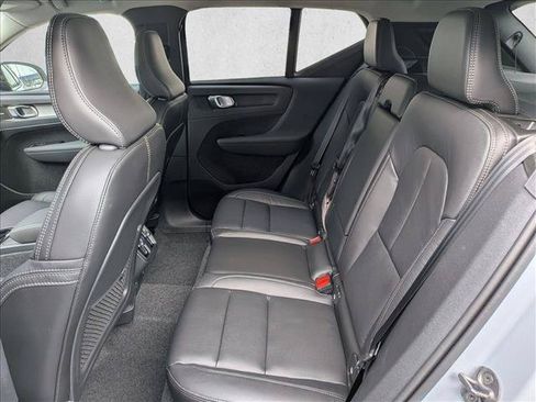 New 2026 Volvo XC40 B5 Plus w/ Climate Package AWD/4WD image 17