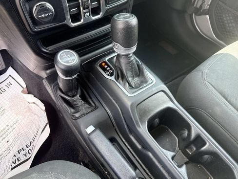 Used 2020 Jeep Wrangler Unlimited Sport S AWD/4WD image 18