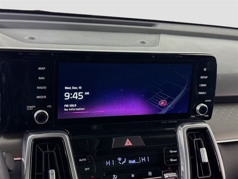 Used 2023 Kia Sorento SX image 9