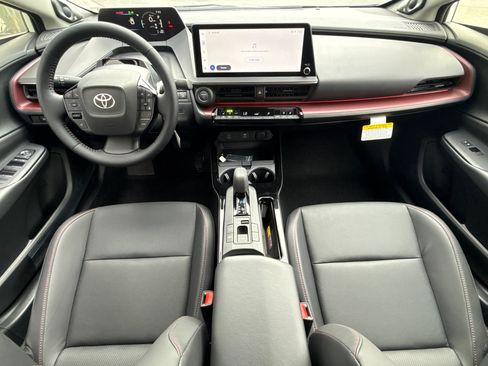 New 2026 Toyota Prius Plug-In Hybrid FWD image 18