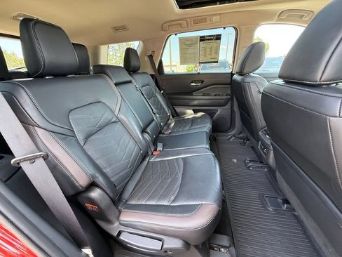 Used 2023 Nissan Pathfinder Platinum w/ Cargo Package AWD/4WD image 42