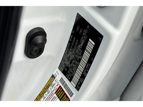 Certified 2023 Toyota Highlander XLE image 34