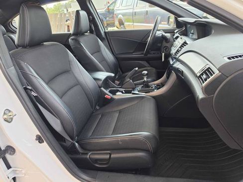 Used 2016 Honda Accord Sport image 17