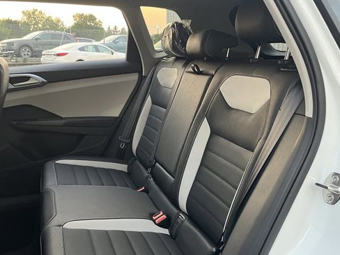 New 2025 Volkswagen Taos SEL image 19