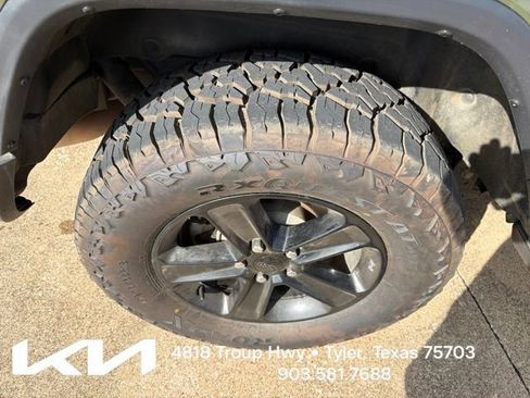 Used 2021 Jeep Wrangler Unlimited Sahara AWD/4WD image 11