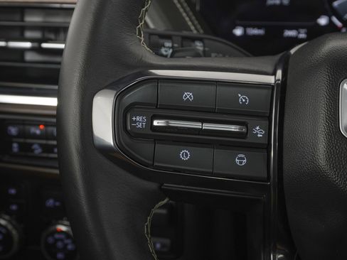 Used 2025 GMC Yukon Denali Ultimate w/ LPO, Floor Liner Package AWD/4WD image 21