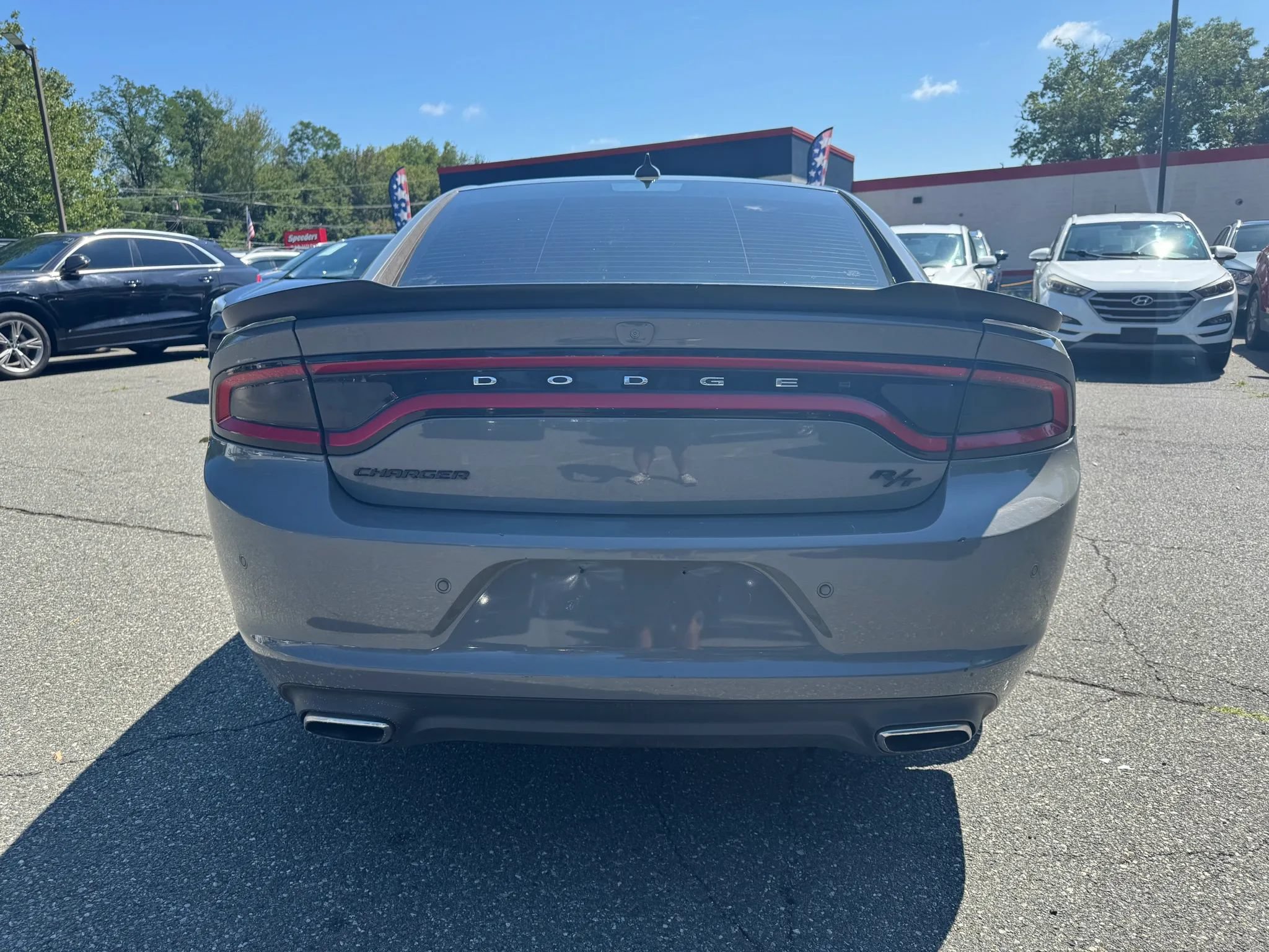 Used 2017 Dodge Charger R/T w/ Plus Group RWD image 4