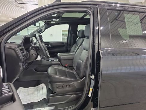 Used 2024 Chevrolet Tahoe Z71 w/ Luxury Package AWD/4WD image 21