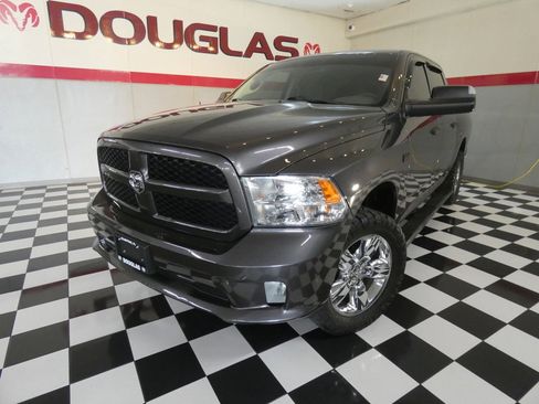 Used 2019 RAM 1500 Express w/ Express Value Package AWD/4WD image 1