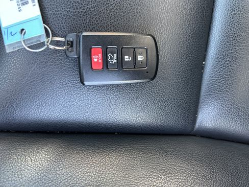 Used 2016 Toyota RAV4 SE w/ Advanced Technology Package image 35