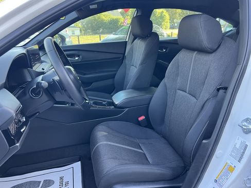 Used 2025 Honda Accord Sport image 9