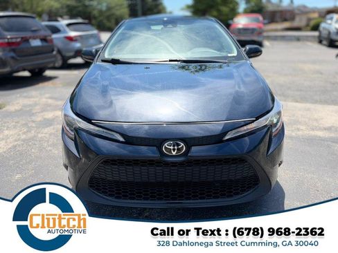 Used 2020 Toyota Corolla LE FWD image 2