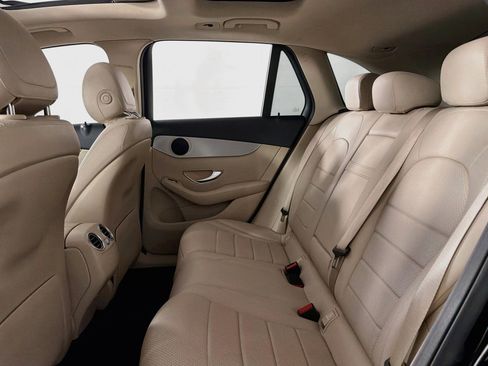 Used 2021 Mercedes-Benz GLC 300 image 8
