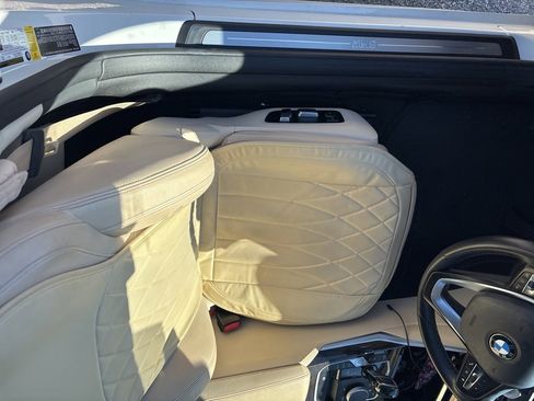 Used 2021 BMW 430i Convertible w/ Convenience Package image 17