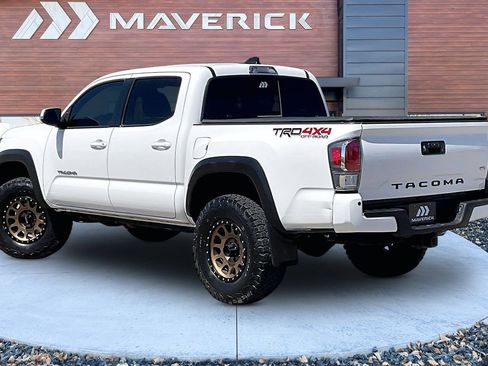 Used 2023 Toyota Tacoma TRD Off-Road w/ Technology Package AWD/4WD image 4