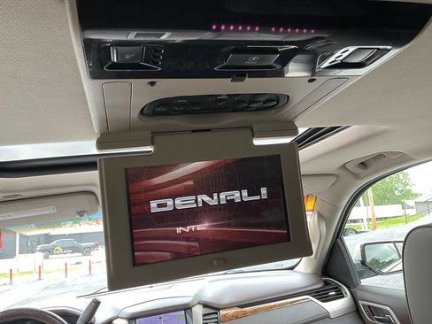 Used 2015 GMC Yukon Denali w/ Premium Package AWD/4WD image 16
