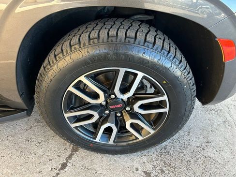 Used 2021 GMC Yukon XL AT4 image 3