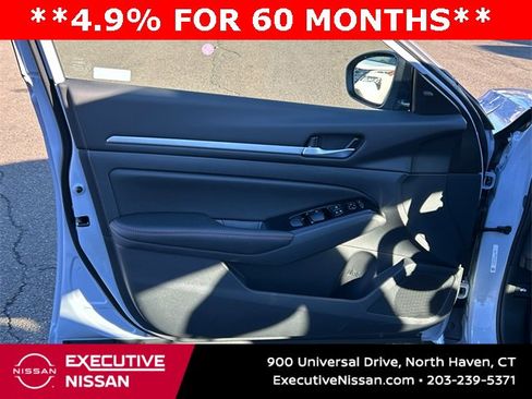 New 2025 Nissan Altima 2.5 SR image 9