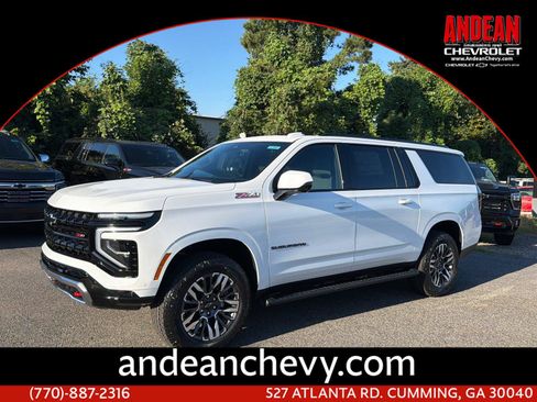 New 2026 Chevrolet Suburban Z71 w/ Comfort Package AWD/4WD image 1