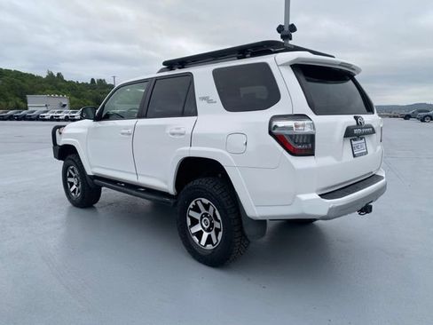 Used 2018 Toyota 4Runner TRD Off-Road Premium AWD/4WD image 8