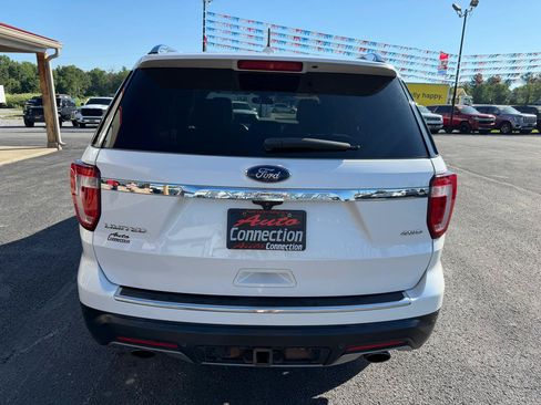 Used 2018 Ford Explorer Limited w/ Equipment Group 301A AWD/4WD image 5