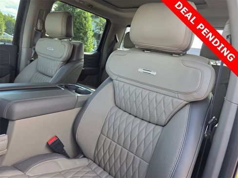 Used 2025 Ford F350 Platinum w/ Platinum Plus Package image 11