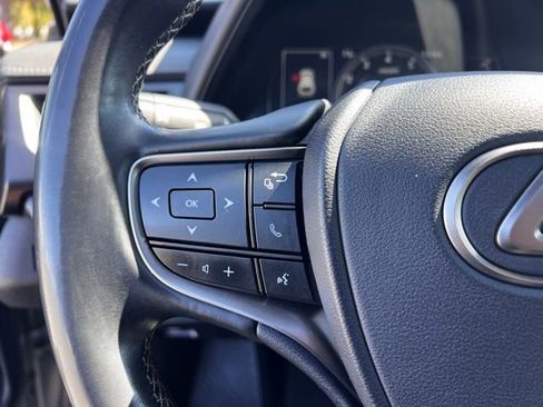 Used 2019 Lexus UX 200 w/ Accessory Package FWD image 15