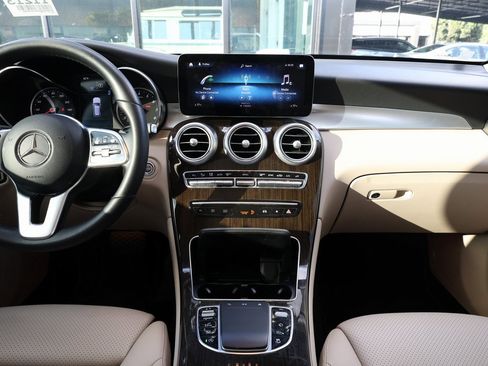 Used 2022 Mercedes-Benz GLC 300 image 27