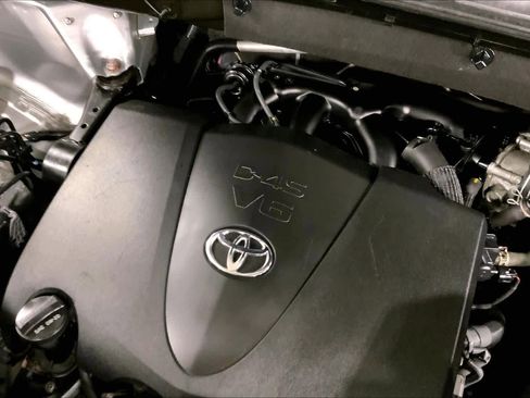 Used 2018 Toyota Highlander Limited AWD/4WD image 33