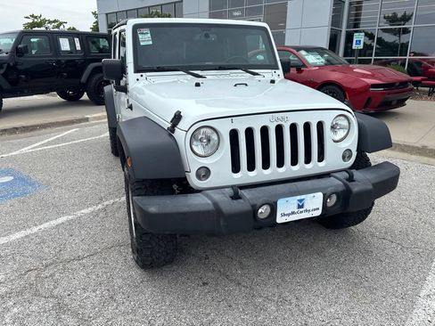 Used 2018 Jeep Wrangler Unlimited Sport S AWD/4WD image 8