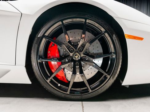 Used 2015 Lamborghini Aventador LP 700-4 image 38