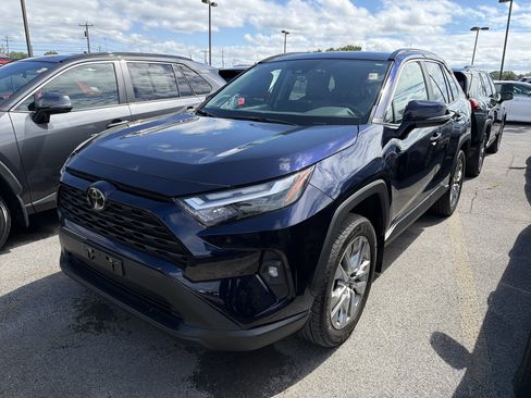 Used 2023 Toyota RAV4 XLE Premium AWD/4WD image 4