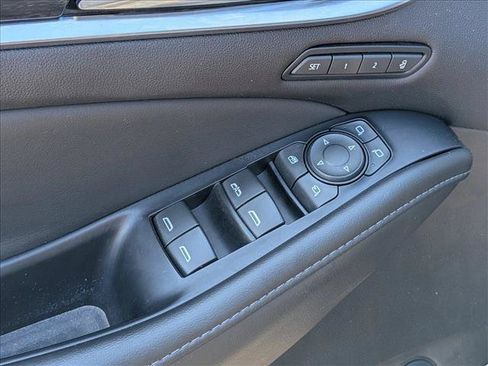 Used 2021 Buick Enclave Avenir w/ Avenir Technology Package AWD/4WD image 11