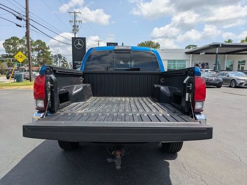 Used 2018 Toyota Tacoma SR5 RWD image 13