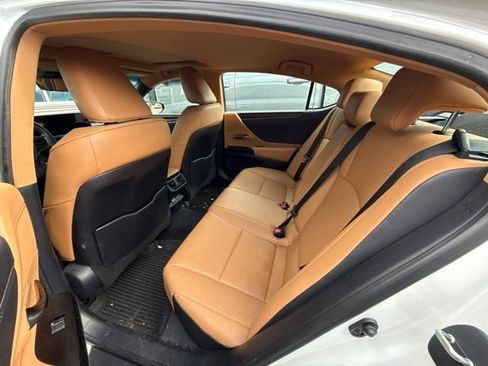 Used 2024 Lexus ES 350 w/ Premium Package FWD image 5