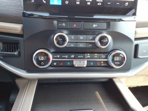 Certified 2024 Ford Expedition Max Limited image 22