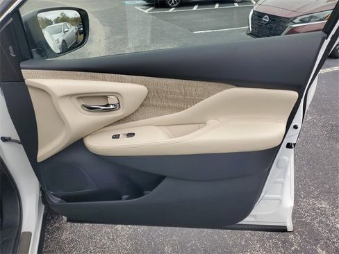 Used 2024 Nissan Murano SL image 37